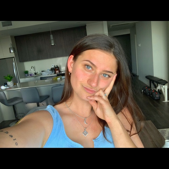 Meet your Posher, Audrey - Picture 1 of 1